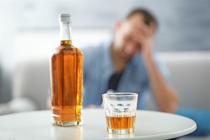 Il consumo di alcol influisce negativamente sulla funzione erettile di un uomo